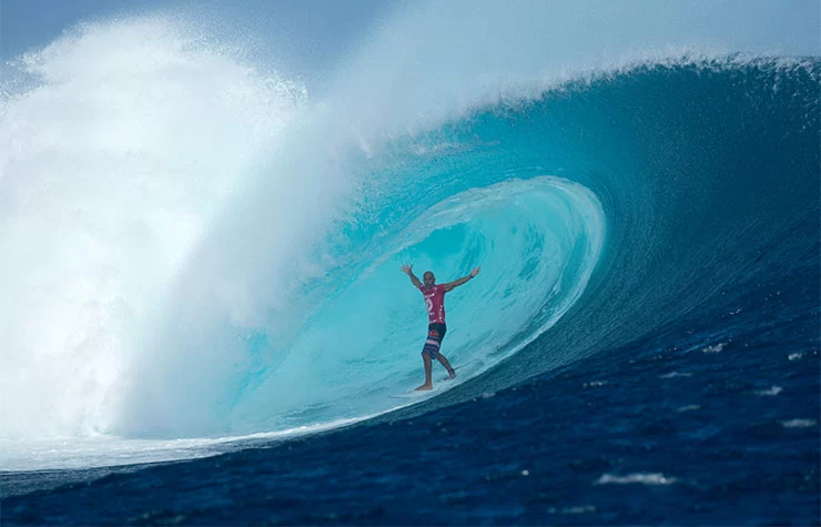 kelly slater wint fiji pro