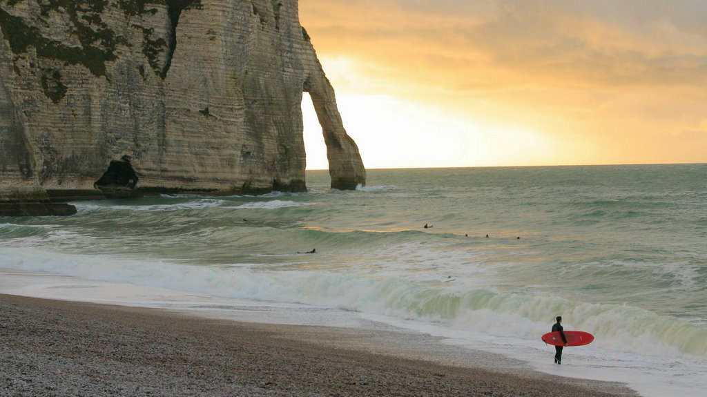 etretat surfing