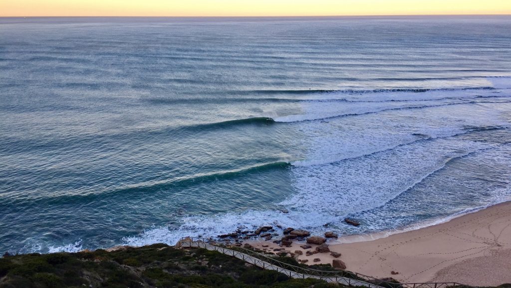 surfen ribeira d'ilhas portugal