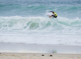 Pepijn Tigges wedstrijd surfen