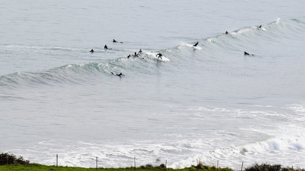 surfers in spanje