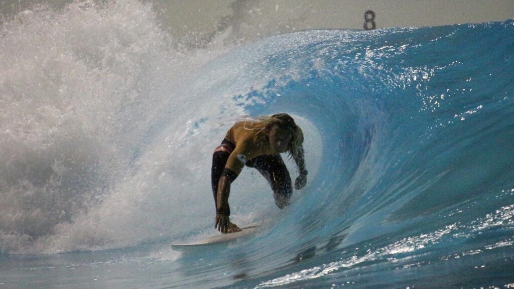 Barrel bij Alaia Bay Zwitserland