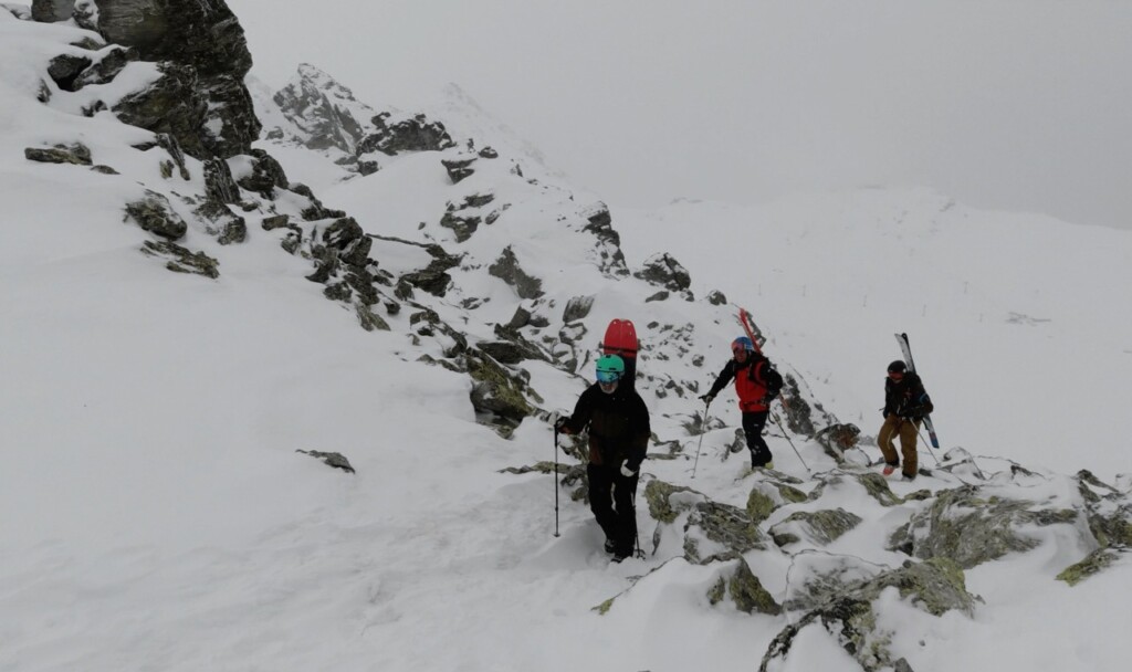 over de rotsen lopen