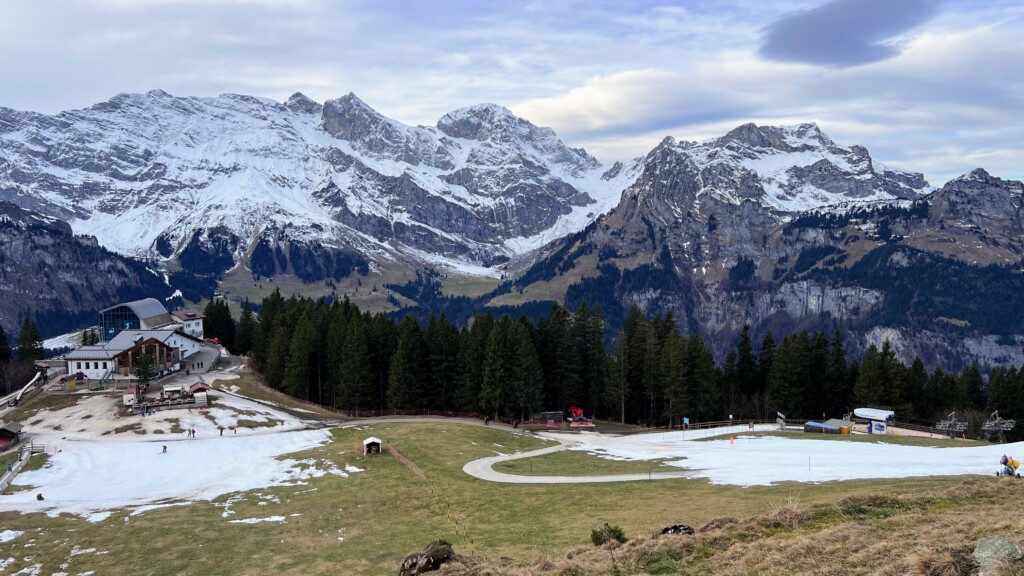 Weinig sneeuw in de Alpen