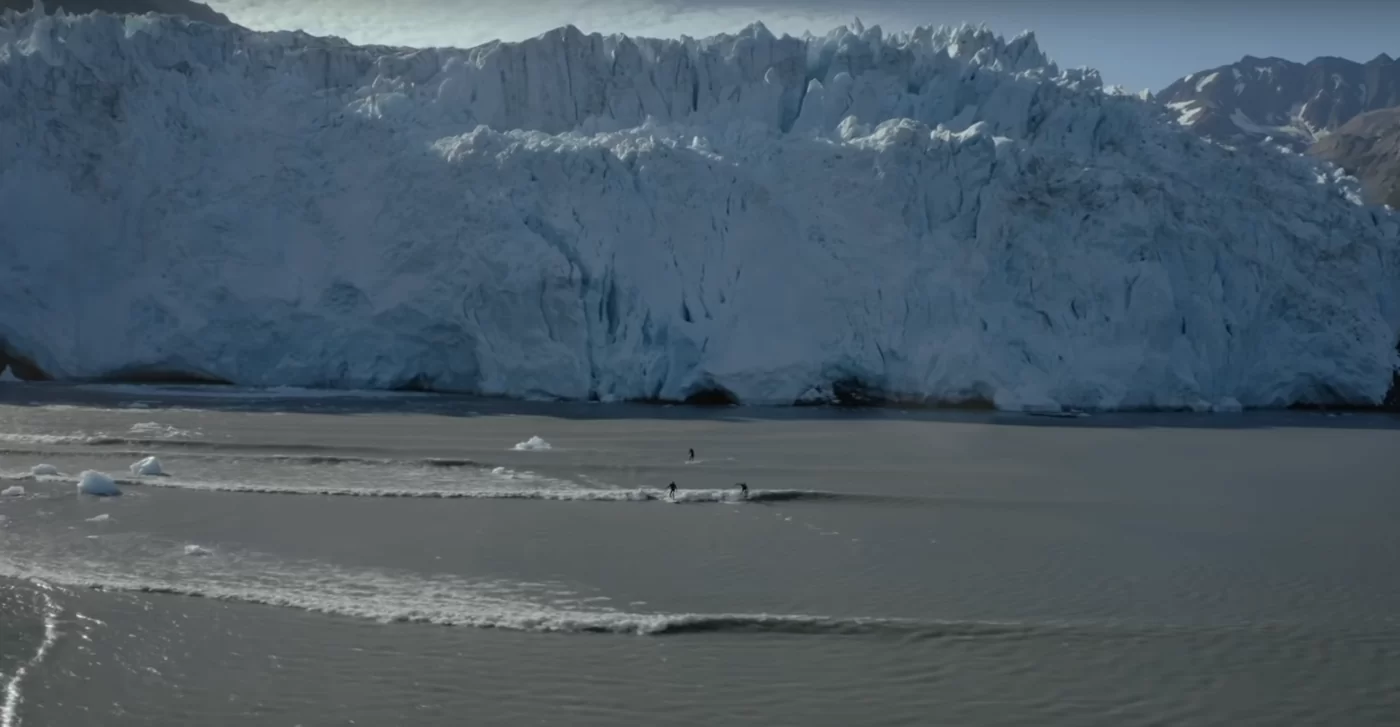 surfen op golven van gletscher