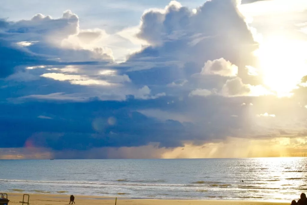 Zomeravonden aan het strand