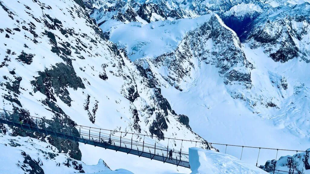 Cliiff walk Titlis