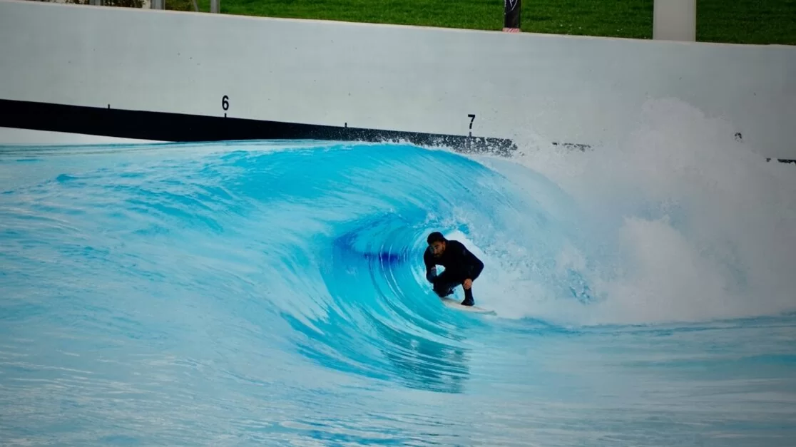 Aritz Aranburu in Alaia Bay