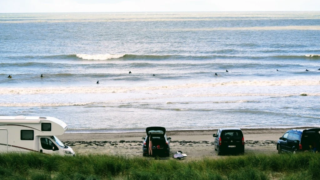 domburg aan het strand parkeren