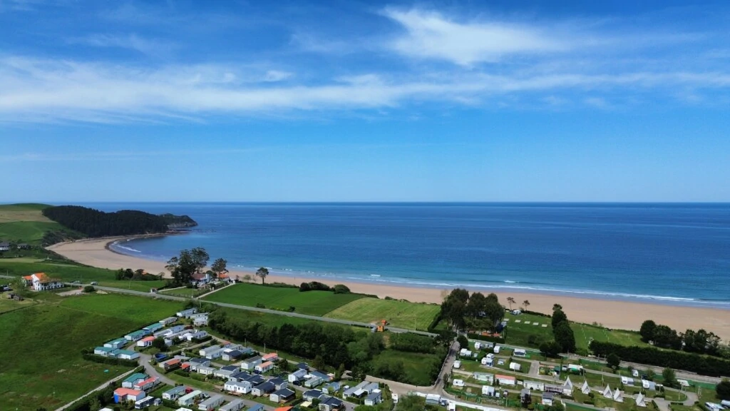 Camping Oyambre Beach
